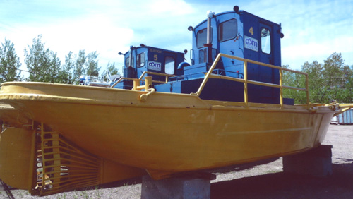 bateau remorqueur acier