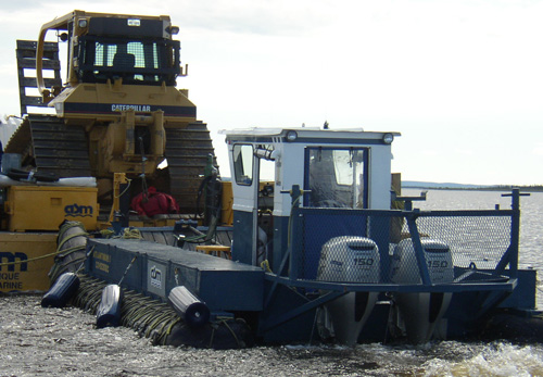 bateau remorqueur pneumatique
